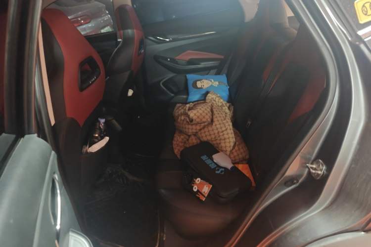 Used CHANGAN OSHAN X5 2021 1.5T DCT Elite Edition Left Rear Seat