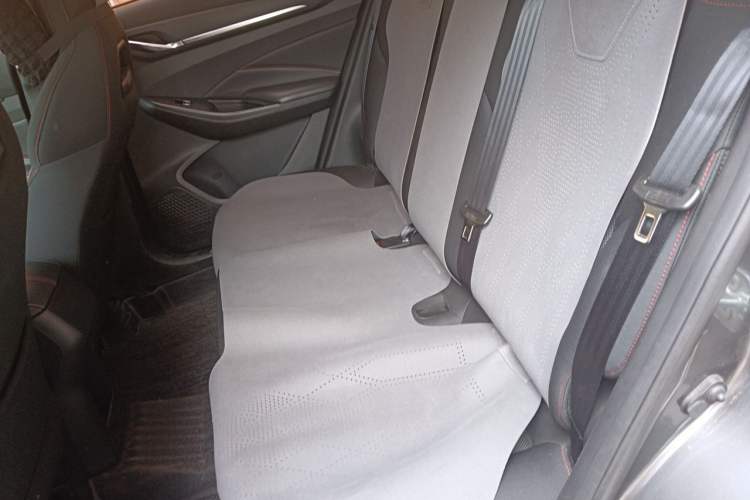 Used CHANGAN OSHAN X5 2021 1.6L CVT Luxury Version Left Rear Seat