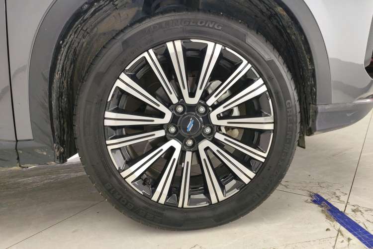 Used CHANGAN OSHAN X5 2021 1.6L CVT Luxury Model Left Rear Wheel Hub