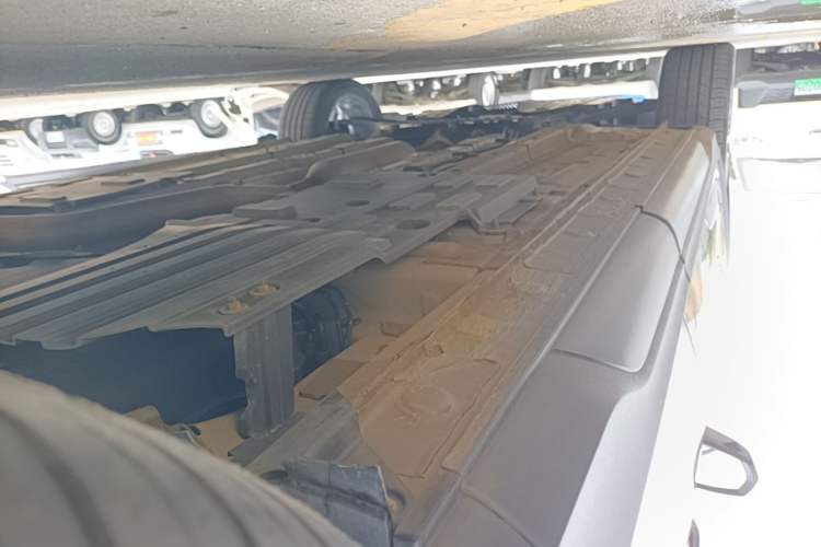 Used CHANGAN OSHAN X5 2021 1.5T DCT Flagship Edition Left Side Sill