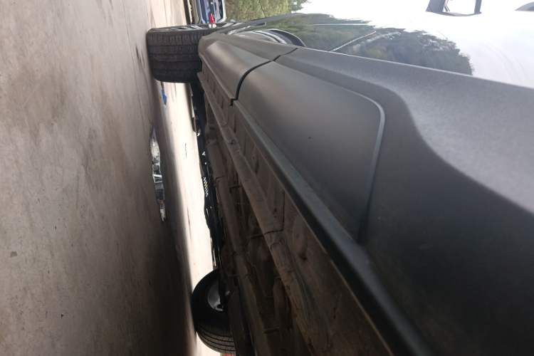 Used CHANGAN OSHAN X5 2021 1.6L CVT Luxury Model Left Side Sill