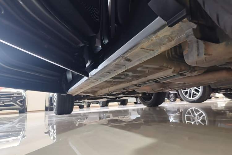 Used CHANGAN OSHAN X5 2021 1.5T DCT Prestige Edition Left Side Sill