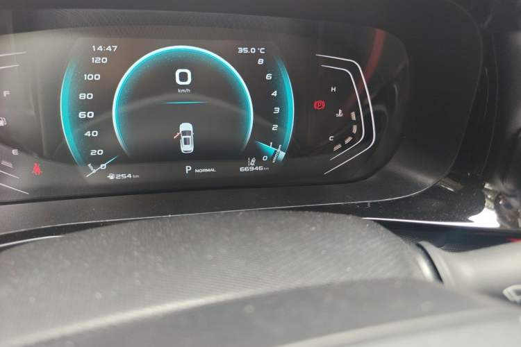 Used CHANGAN OSHAN X5 2021 1.5T DCT Flagship Edition Odometer Close Up
