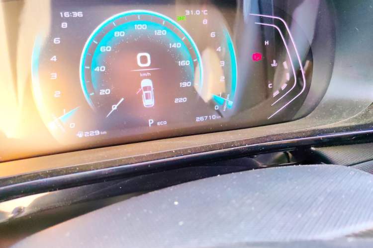 Used CHANGAN OSHAN X5 2021 1.6L CVT Luxury Model Odometer Close Up