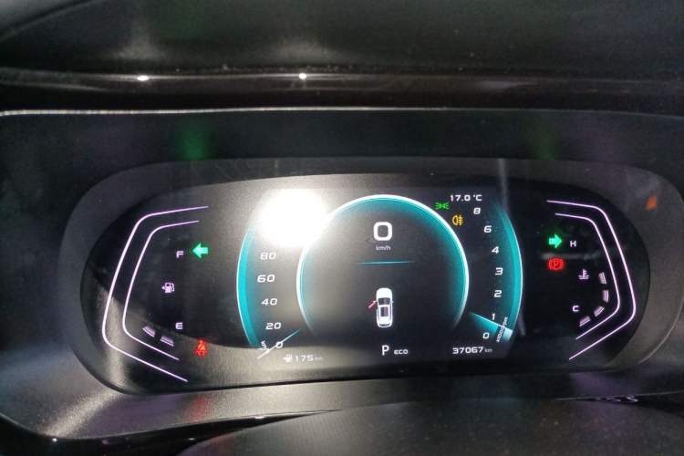 Used CHANGAN OSHAN X5 2021 1.6L CVT Luxury Model Odometer Close Up