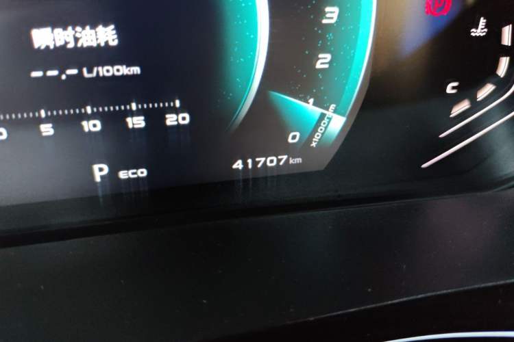 Used CHANGAN OSHAN X5 2021 Revised Version 1.5T DCT Luxury Edition Odometer Close Up