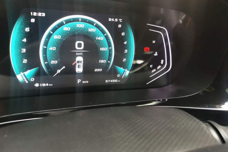 Used CHANGAN OSHAN X5 2021 1.5T DCT Prestige Edition Odometer Close Up
