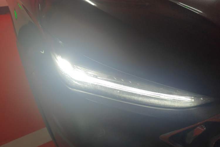 Used CHANGAN OSHAN X5 2021 1.5T DCT Elite Edition Right Front Headlight
