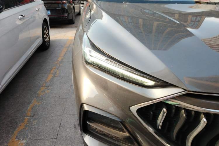 Used CHANGAN OSHAN X5 2021 1.5T DCT Flagship Edition Right Front Headlight