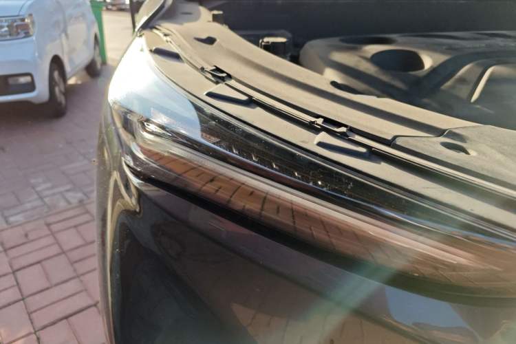 Used CHANGAN OSHAN X5 2021 Revised Version 1.5T DCT Luxury Edition Right Front Headlight