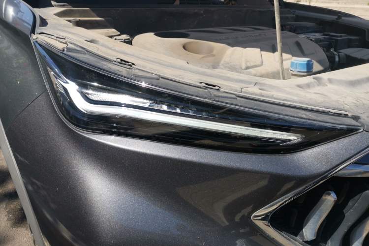 Used CHANGAN OSHAN X5 2021 1.5T DCT Prestige Edition Right Front Headlight