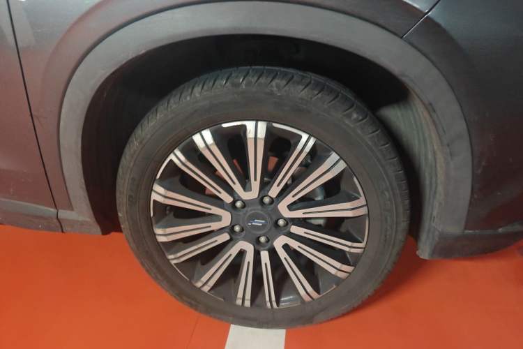 Used CHANGAN OSHAN X5 2021 1.5T DCT Elite Edition Right Front Wheel Hub