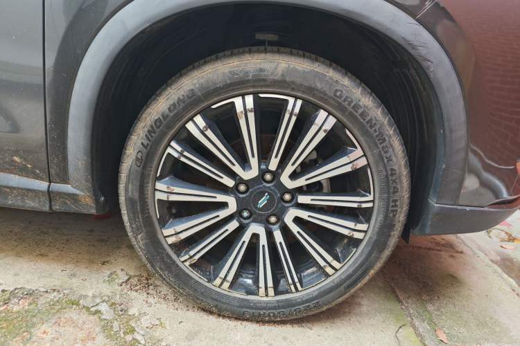 Used CHANGAN OSHAN X5 2021 1.5T DCT Prestige Edition Right Front Wheel Hub