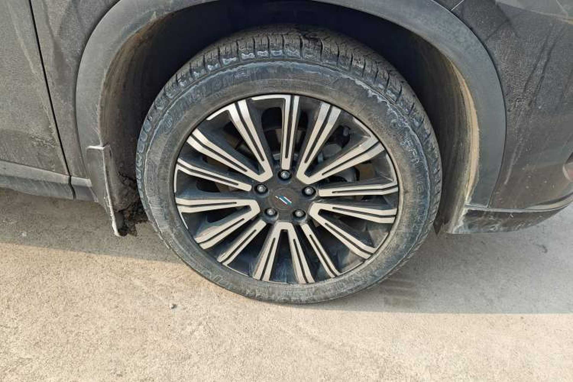 Used CHANGAN OSHAN X5 2021 1.5T DCT Prestige Edition Right Front Wheel Hub