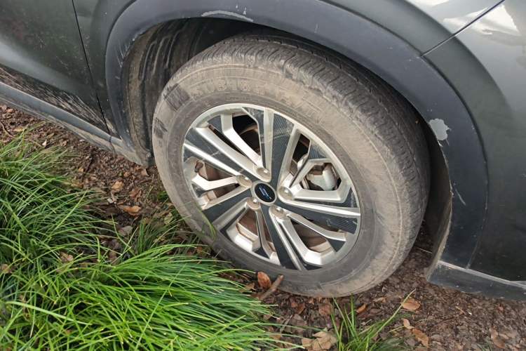 Used CHANGAN OSHAN X5 2021 1.6L CVT Luxury Model Right Front Wheel Hub