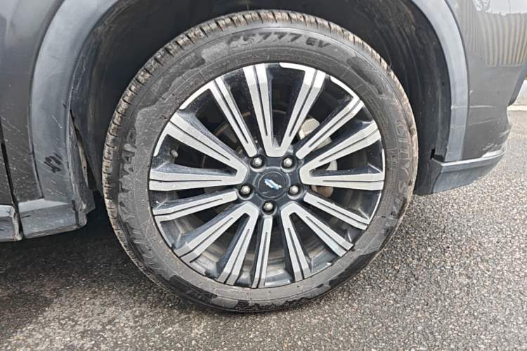 Used CHANGAN OSHAN X5 2021 1.6L CVT Luxury Model Right Front Wheel Hub