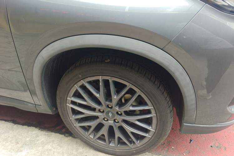 Used CHANGAN OSHAN X5 2021 1.5T DCT Flagship Edition Right Front Wheel Hub