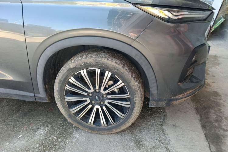 Used CHANGAN OSHAN X5 2021 1.6L CVT Comfort Model Right Front Wheel Hub