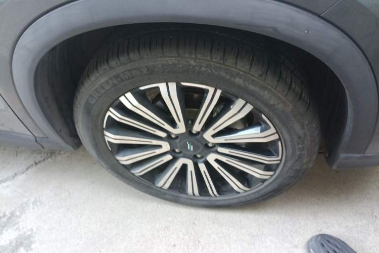 Used CHANGAN OSHAN X5 2021 1.6L CVT Luxury Model Right Front Wheel Hub