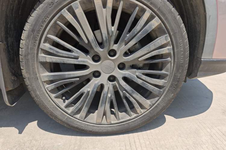 Used CHANGAN OSHAN X5 2021 1.5T DCT Flagship Edition Right Front Wheel Hub