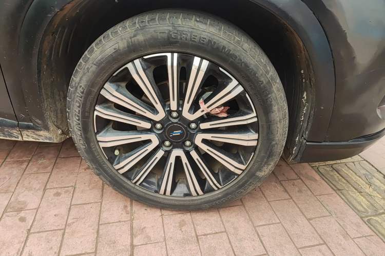 Used CHANGAN OSHAN X5 2021 1.5T DCT Prestige Edition Right Front Wheel Hub