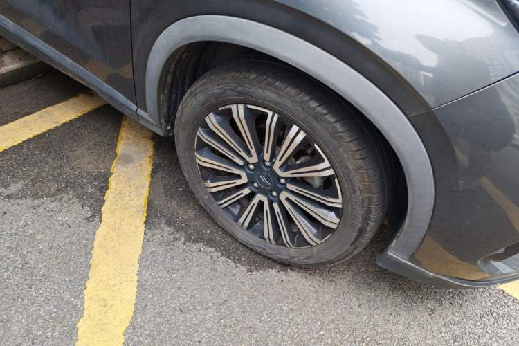 Used CHANGAN OSHAN X5 2021 1.5T DCT Prestige Edition Right Front Wheel Hub