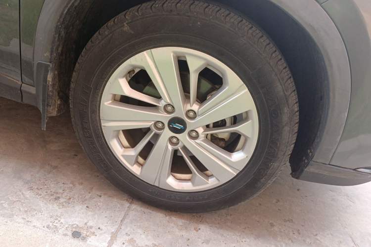 Used CHANGAN OSHAN X5 2021 1.6L CVT Luxury Version Right Front Wheel Hub