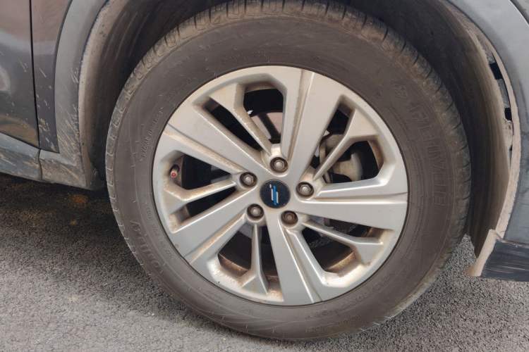Used CHANGAN OSHAN X5 2021 1.6L CVT Luxury Model Right Front Wheel Hub