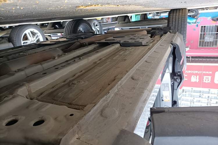 Used CHANGAN OSHAN X5 2021 1.5T DCT Flagship Edition Right Side Sill