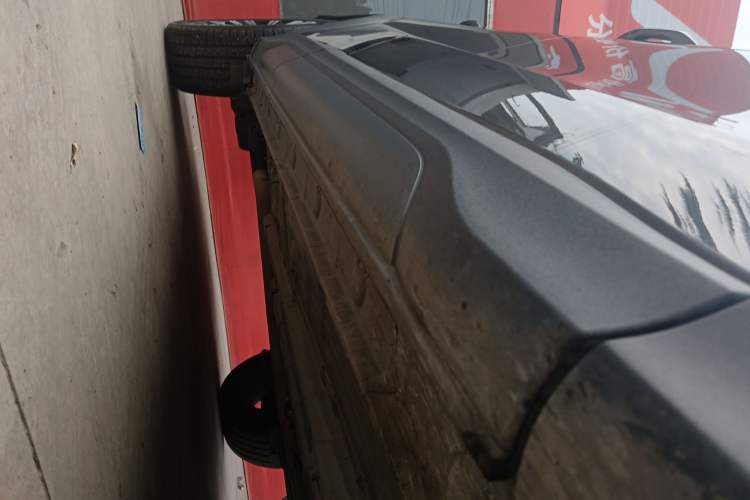 Used CHANGAN OSHAN X5 2021 1.6L CVT Luxury Model Right Side Sill