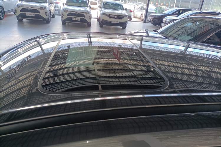 Used CHANGAN OSHAN X5 2021 1.6L CVT Luxury Model Roof