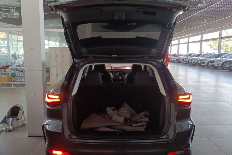 Used CHANGAN OSHAN X5 2021 1.6L CVT Luxury Model Trunk