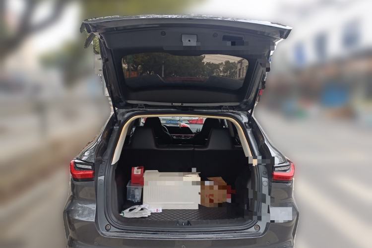 Used CHANGAN OSHAN X5 2021 1.6L CVT Luxury Model Trunk