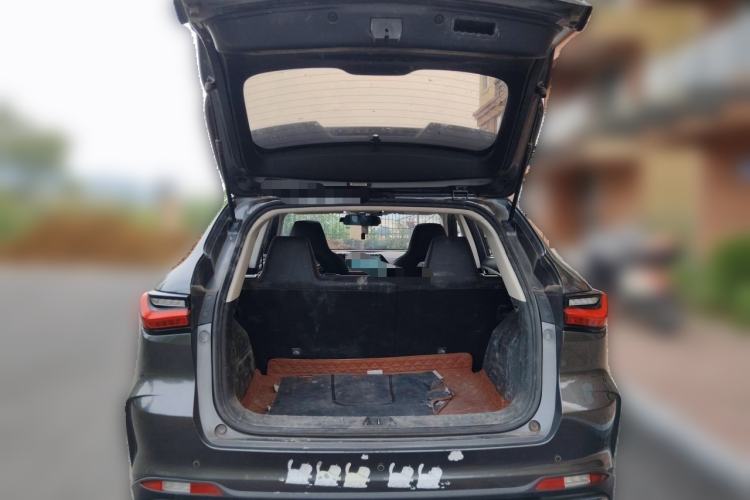 Used CHANGAN OSHAN X5 2021 1.6L CVT Luxury Model Trunk