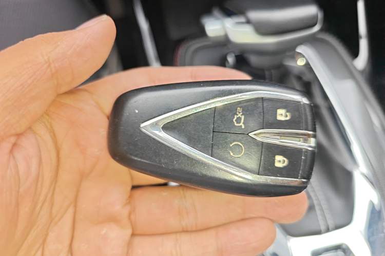 Used CHANGAN OSHAN X5 2021 1.6L CVT Luxury Model Vehicle Key