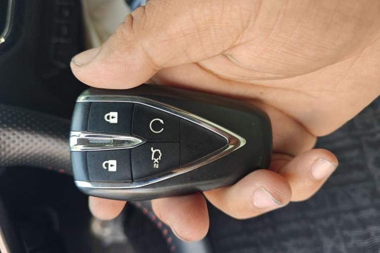 Used CHANGAN OSHAN X5 2021 1.6L CVT Flagship Model Vehicle Key