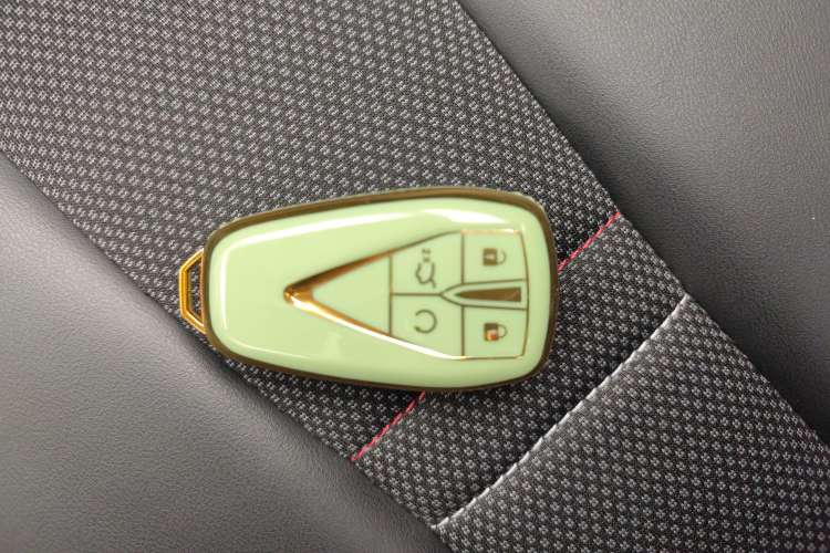 Used CHANGAN OSHAN X5 2021 1.6L CVT Luxury Model Vehicle Key