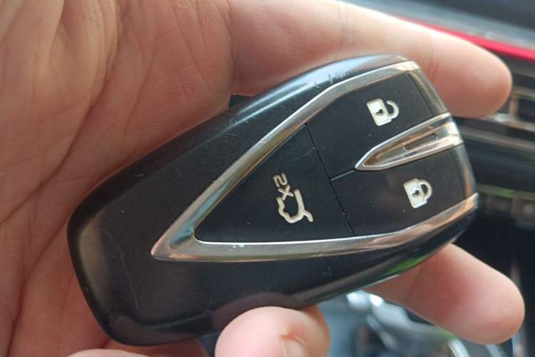 Used CHANGAN OSHAN X5 2021 1.6L CVT Luxury Version Vehicle Key
