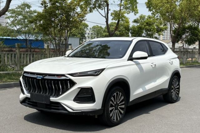 Ojetý CHANGAN OSHAN X5 2021 Revised Version 1.5T DCT Luxury Edition
