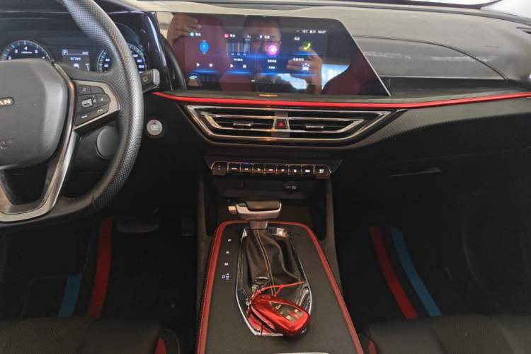Used CHANGAN OSHAN X5 2021 Revised Version 1.5T DCT Luxury Edition Audio And AC Panel