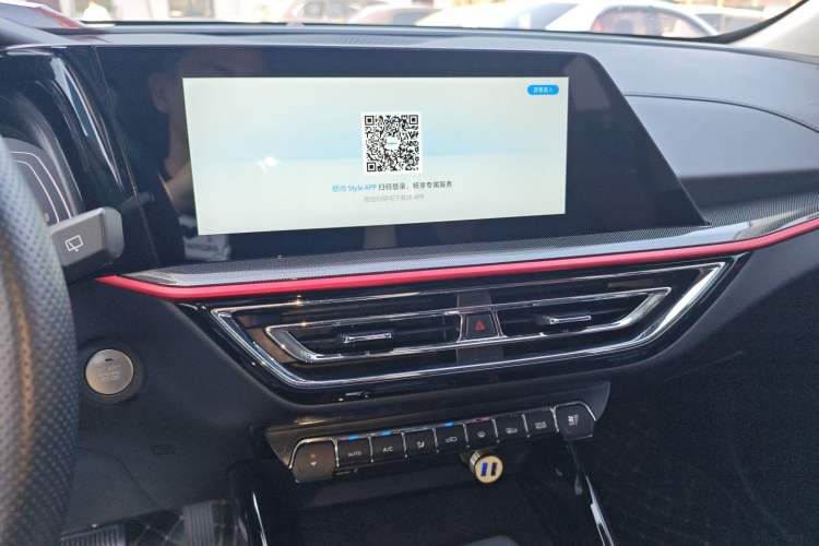 Used CHANGAN OSHAN X5 2021 1.5T DCT Prestige Edition Audio And AC Panel