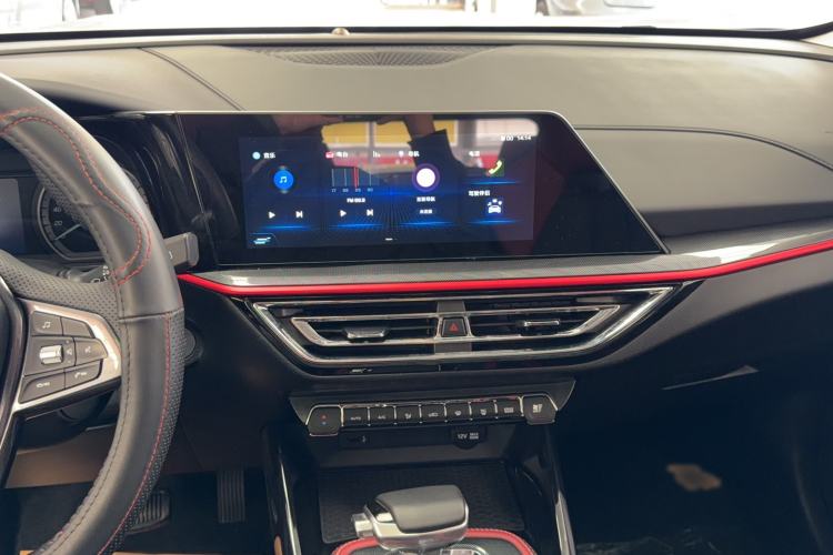 Used CHANGAN OSHAN X5 2021 Revised Version 1.5T DCT Luxury Edition Audio And AC Panel