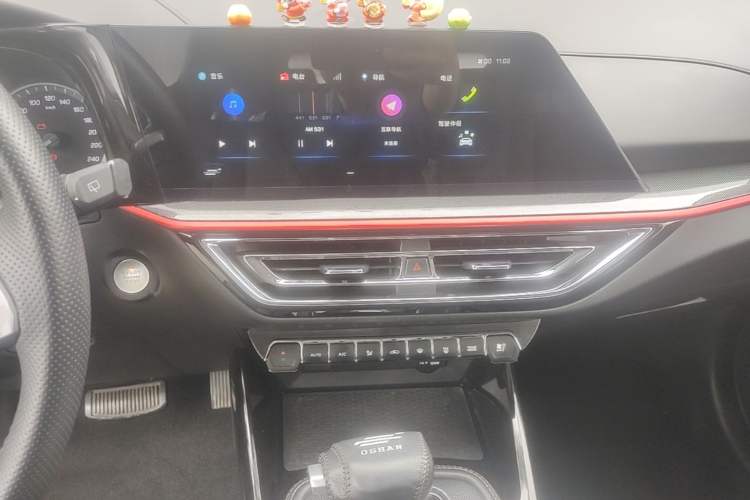 Used CHANGAN OSHAN X5 2021 Revised Version 1.5T DCT Luxury Edition Audio And AC Panel