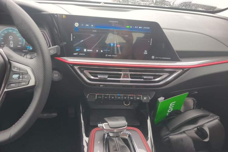 Used CHANGAN OSHAN X5 2021 1.5T DCT Prestige Edition Audio And AC Panel