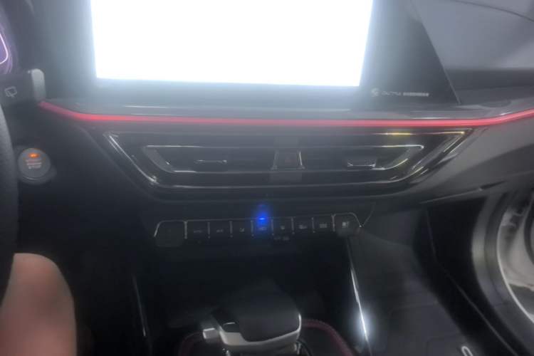 Used CHANGAN OSHAN X5 2021 1.5T DCT Flagship Edition Audio And AC Panel