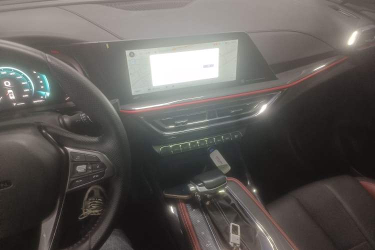 Used CHANGAN OSHAN X5 2021 1.5T DCT Prestige Edition Audio And AC Panel