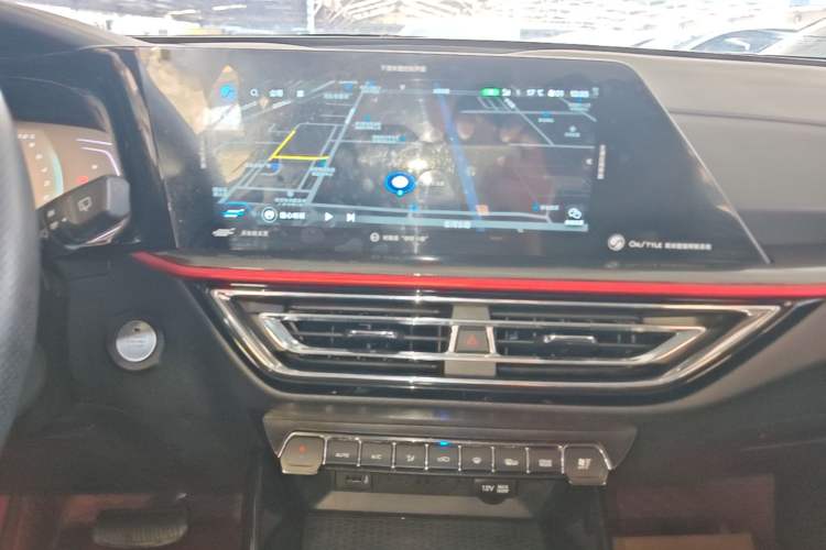 Used CHANGAN OSHAN X5 2021 1.6L CVT Luxury Model Audio And AC Panel