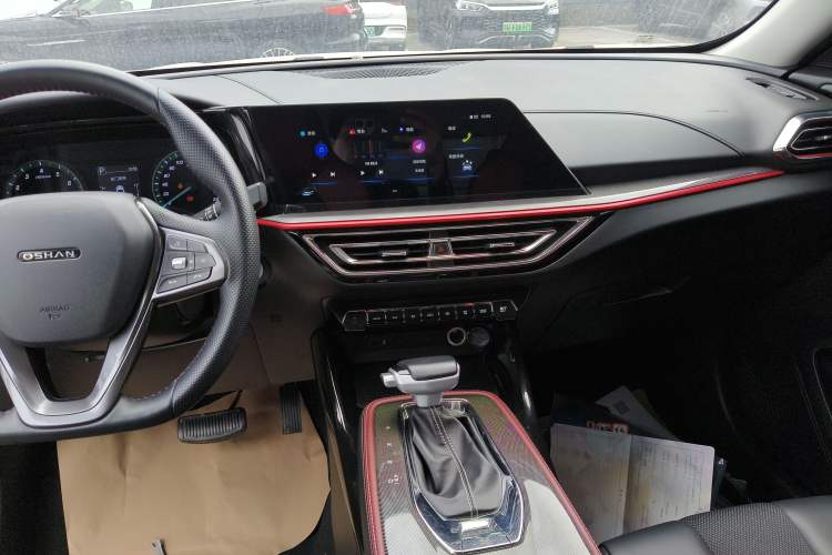 Used CHANGAN OSHAN X5 2021 Revised Version 1.5T DCT Luxury Edition Audio And AC Panel