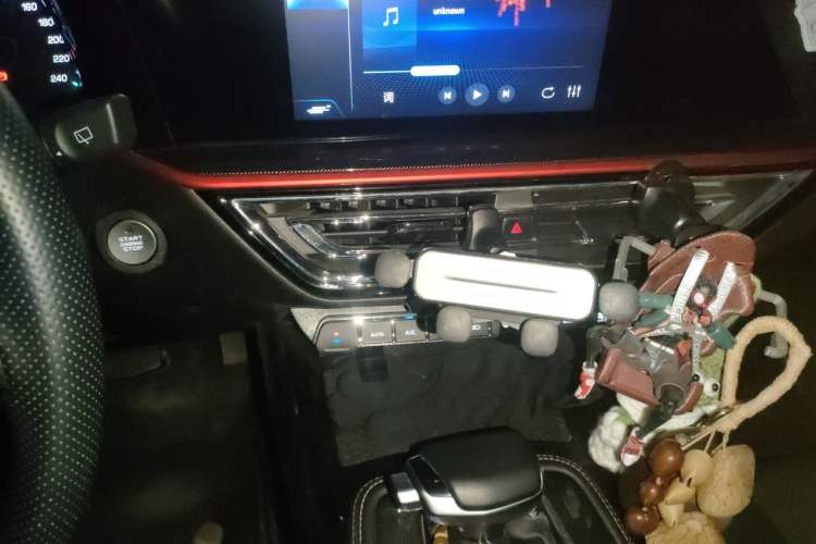 Used CHANGAN OSHAN X5 2021 1.6L CVT Comfort Model Audio And AC Panel