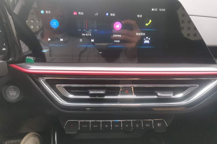 Used CHANGAN OSHAN X5 2021 Revised Version 1.5T DCT Luxury Edition Audio And AC Panel